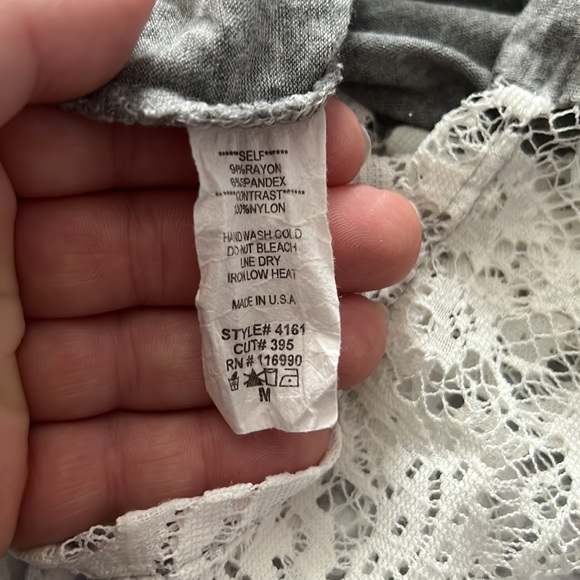 Ginger G Women’s Lace Heart Shaped Shirt Medium - Picture 11 of 11